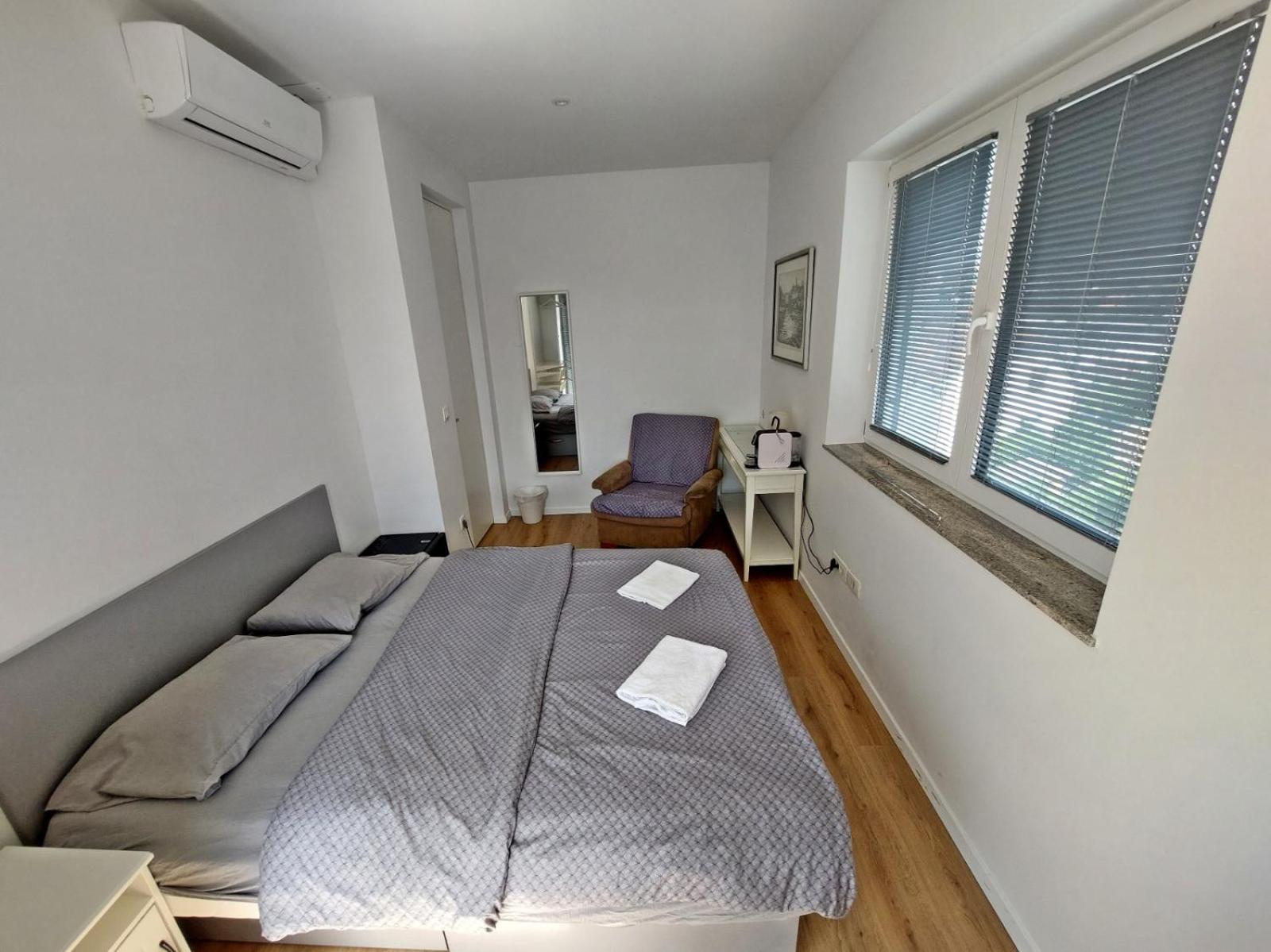 Rose Valley, Modern & Apartma *